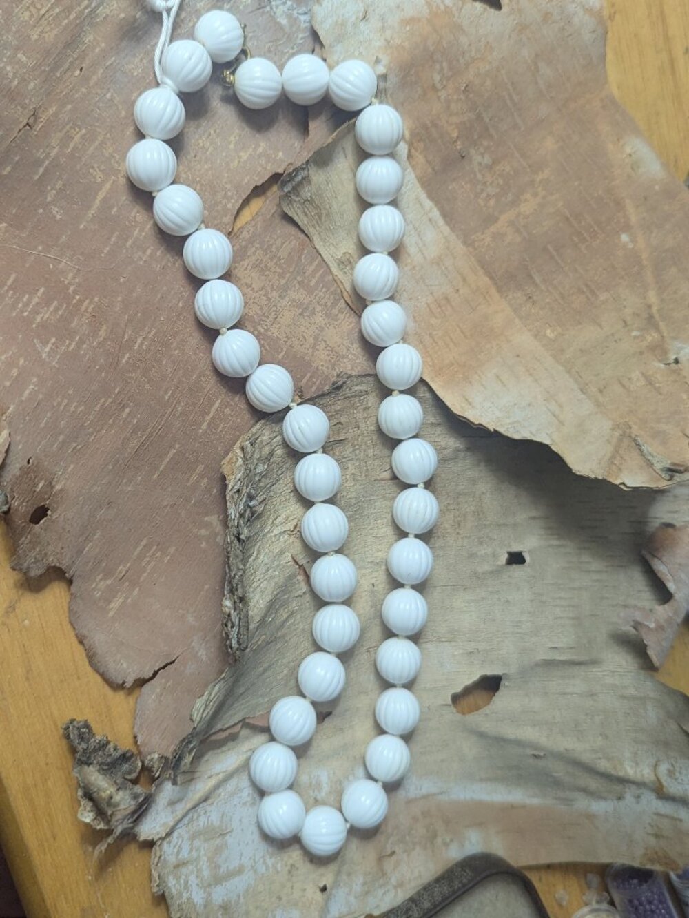 Vtg Trifari Stranded Fluted Round Sphere Bead Beaded Individual Knotted Necklace
